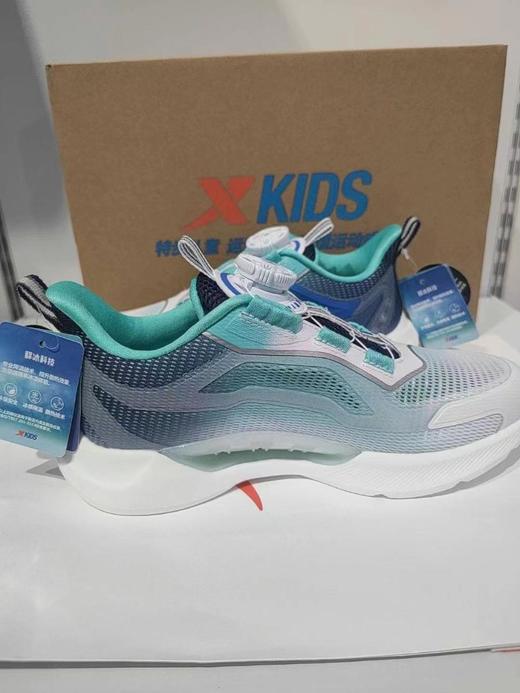 南三特步童鞋 商品图3