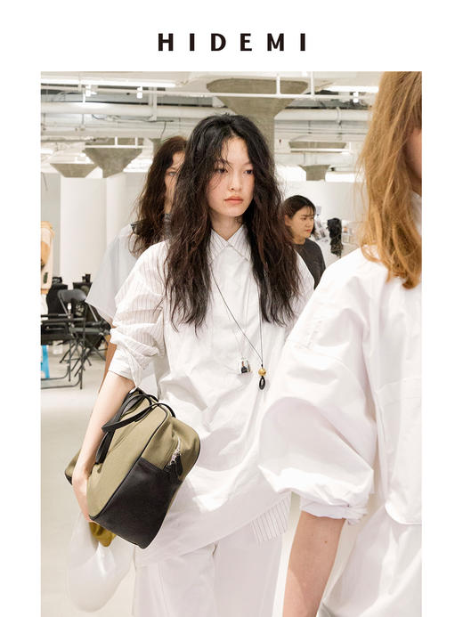 HIDEMI 度假系列极简纽结设计感不对称剪裁褶皱水洗棉背心上衣 白色/黑色 商品图8