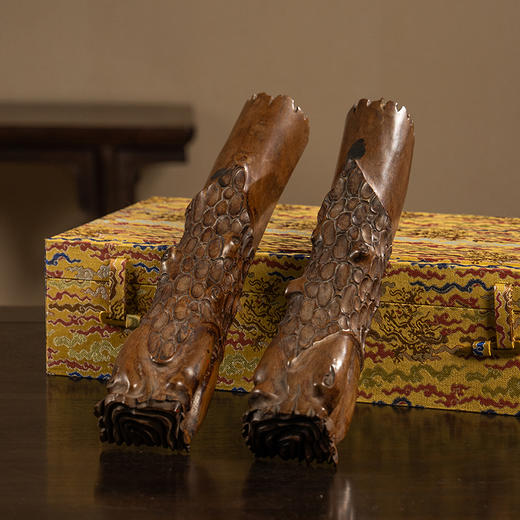 清 黄杨木雕松树纹随形镇纸（一对） 商品图3