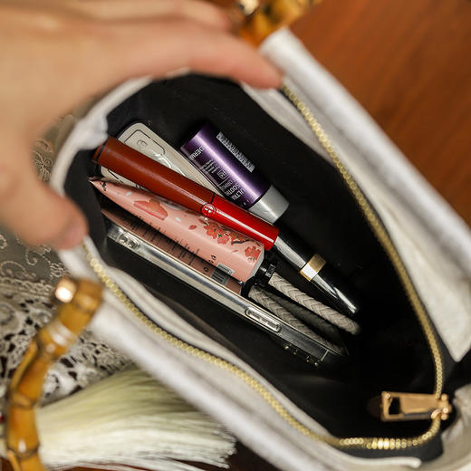 【马蹄生花】精美绣花手提包QB 商品图2