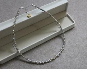 年少不知珍珠美 哈！天然海水 Akoya 3-4mm 横孔的小水滴 锁骨链