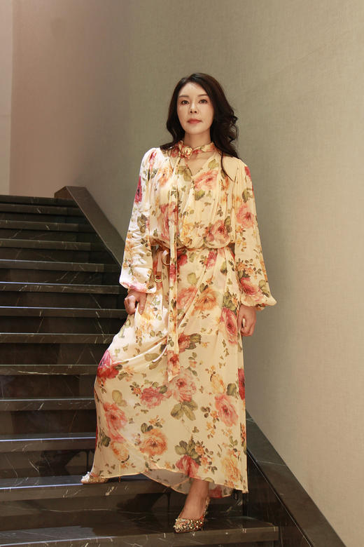 HJ2S81_十样锦色_连衣裙_春夏_ V 领飘带花卉印花收腰 A 字长裙_高级女装_BERNIEELEN 伯妮斯茵 商品图3