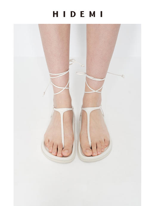HIDEMI 极简夹脚人字绑带式厚底白色凉鞋 商品图0