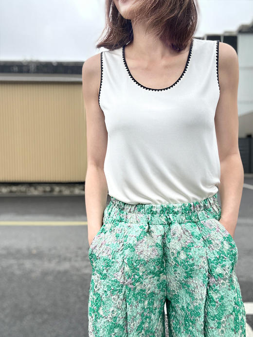 TYNVIE 勾边背心-白色 商品图0