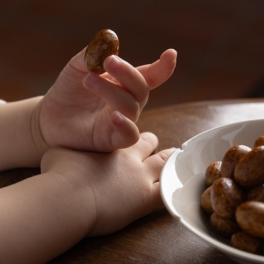 新四海鱼皮花生罐装 商品图2