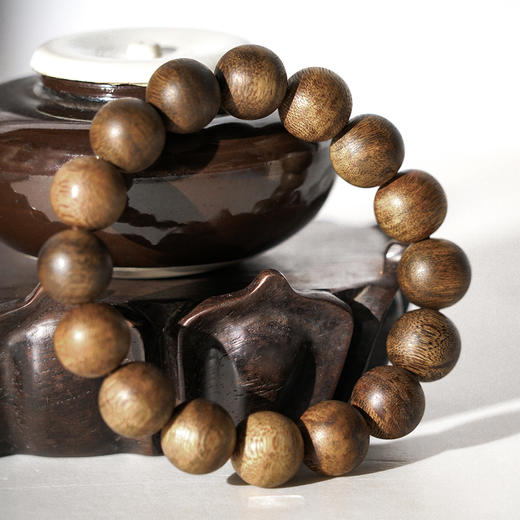 【博物馆精选】绿奇楠沉香手串  莞香沉香手串 纯天然无注油无打蜡无压缩无科技 商品图1