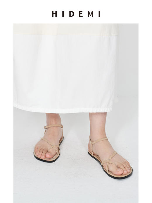 HIDEMI 【董生活同款】度假系列交叉设计感细带平底凉鞋 卡其色麂皮/孔雀蓝缎面 商品图5