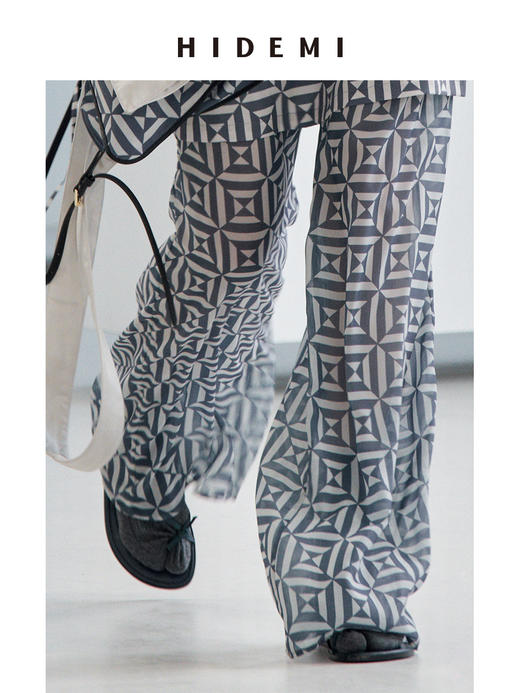 HIDEMI 【董生活同款】度假系列交叉设计感细带平底凉鞋 卡其色麂皮/孔雀蓝缎面 商品图9