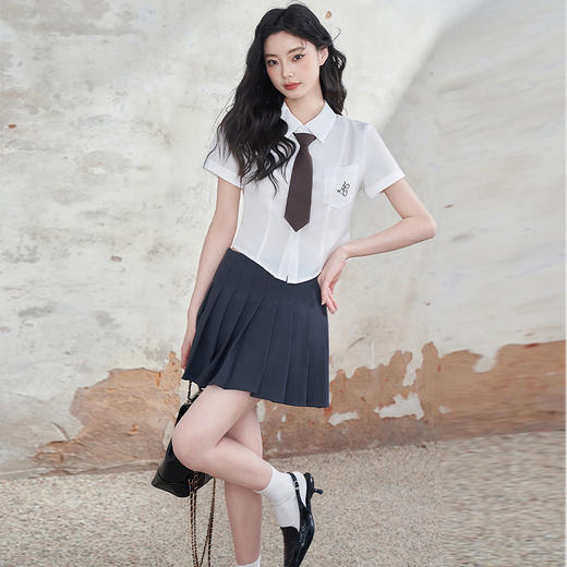 西遇简约学院风短袖衬衣女早春新款文艺通勤设计感纯色上衣白D0740562 商品图3