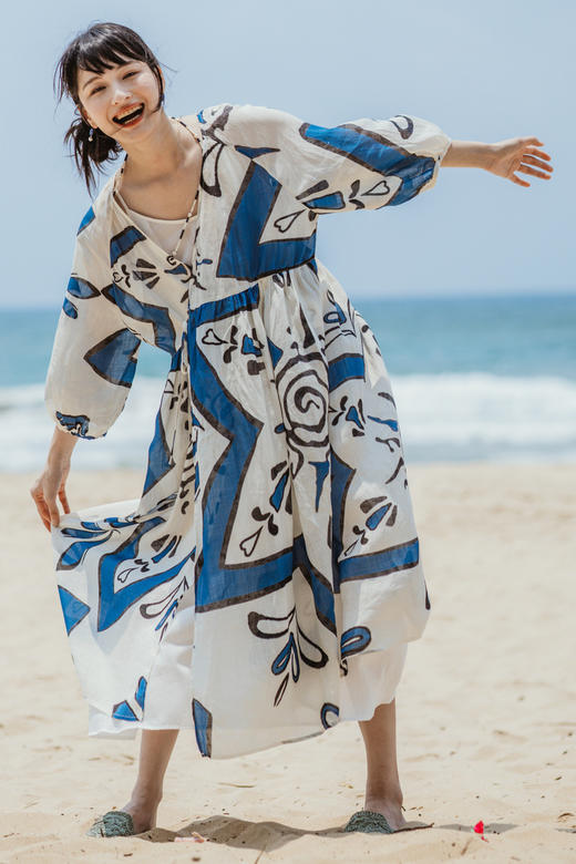 绽放旅行女装312朵/高支苎麻热带手绘印花棉麻度假连衣裙旅游穿搭 商品图5