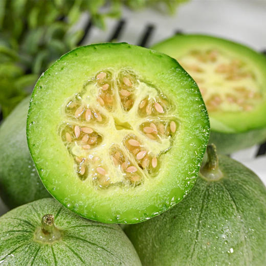 山东绿宝石甜瓜、满口清脆香甜、不去皮不去瓤、闻着香、咬着爽、一口下去十分满足！ 商品图4