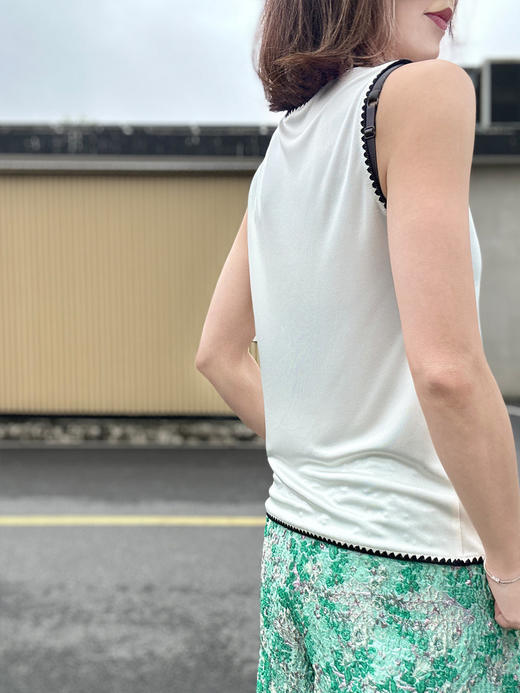 TYNVIE 勾边背心-白色 商品图3