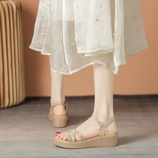 ZHR则则坡跟凉鞋女2024夏季新款外穿水钻松糕休闲罗马仙女风配裙 商品图2