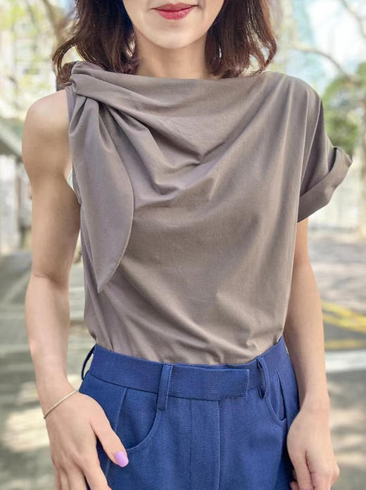 TYNVIE不对称设计T-shirt 商品图2