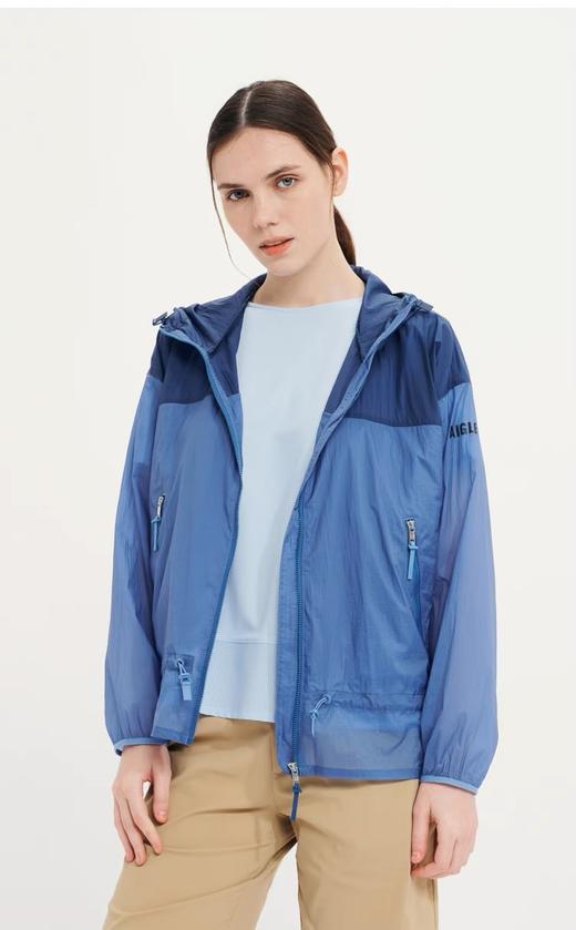 AIGLE艾高2024年春夏新款WR防泼水户外休闲易打包连帽轻量夹克女 商品图1
