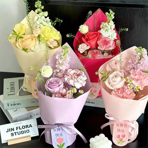 康乃馨小花束（款式随机） 商品图0