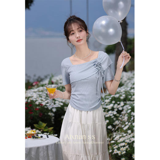 鹿向南 「冰雪玫瑰」法式方领夏季短袖T恤女2024新款设计感上衣 商品图1