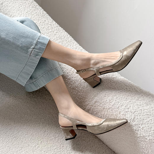 【预售5天】小方头高跟鞋粗跟一字带，绿色牛皮包头凉鞋QQJ&JZ-1229 商品图0