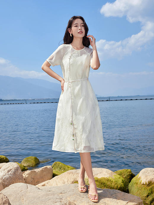 【专属特价】熙世界欧根泡泡纱国风连衣裙2025夏新中式珠扣腰带白色仙女裙子 商品图4