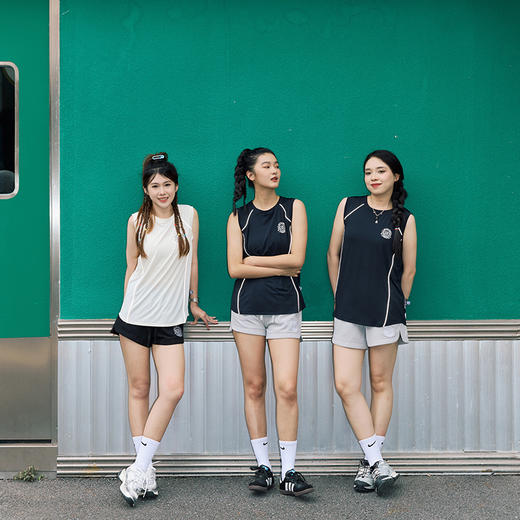 LUSHISI女子运动速干紧身球衣背心短款健身跑步篮球无袖tee恤徽章 商品图3