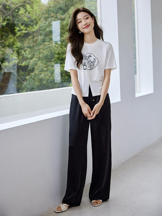 【专属特价】熙世界新中式国风刺绣t恤女短袖2025夏新款正肩前开叉休闲上衣 商品图2