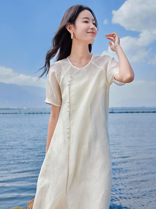 【专属特价】熙世界欧根泡泡纱国风连衣裙2025夏新中式珠扣腰带白色仙女裙子 商品图2