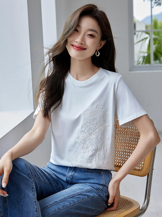 【季末特卖】熙世界凤凰刺绣T恤女短袖2024夏款轻国风休闲别致凉感体恤上衣 商品图1