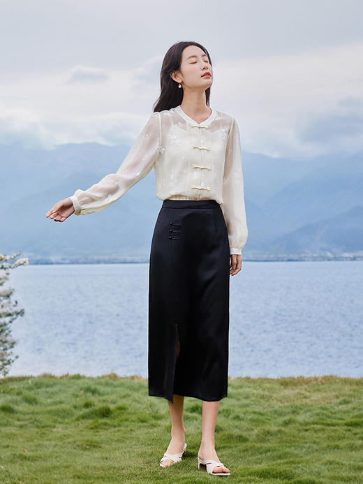 【专属特价】熙世界新中式提花衬衫薄款2025夏季长袖国风盘扣上衣欧根纱罩衫 商品图4