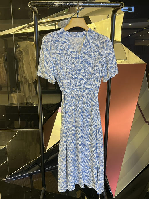 印花V领真丝裹身裙 商品图0