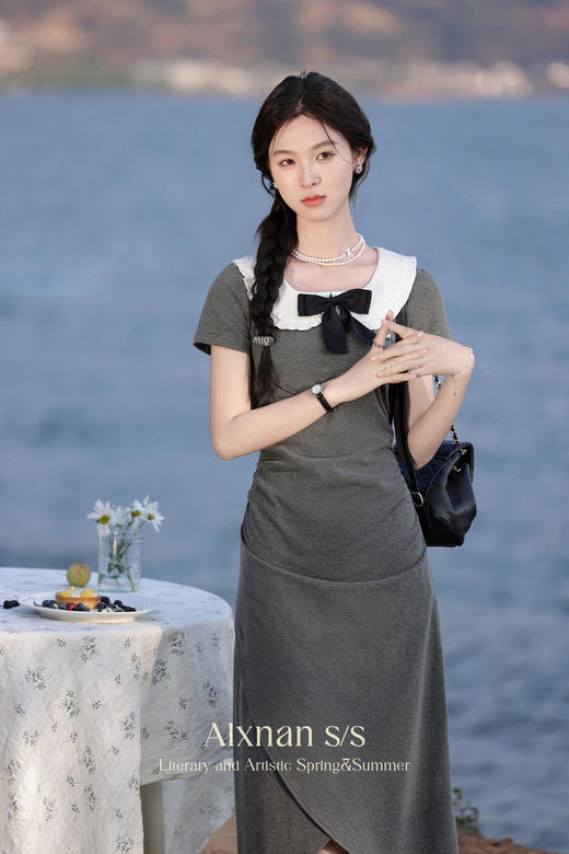 鹿向南「莫兰高校」法式学院风灰色娃娃领连衣裙2024新款女夏裙子L36817 商品图5