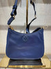 美国现货¥960直邮！Prada同款！！！这个太好看了！TB新款web mini hobo，防水尼龙材质，包身超级轻便搭配宽肩带，太好看了！尺寸约23*15*6cm 商品缩略图1