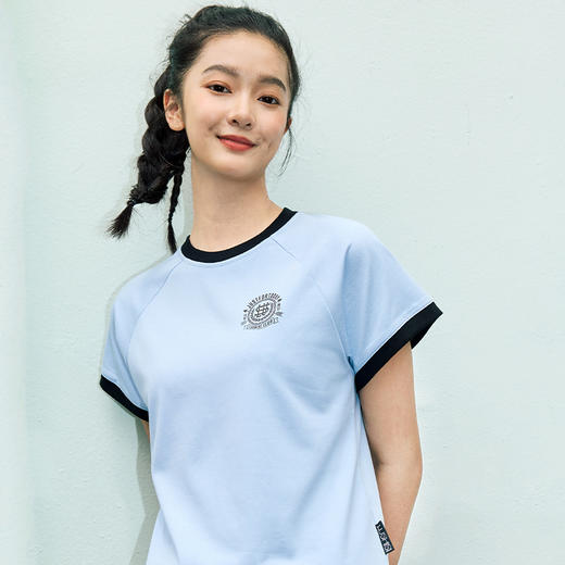 LUSHISI女子运动速干混纺圆领短款短袖健身跑步篮球tee恤女[徽章] 商品图1