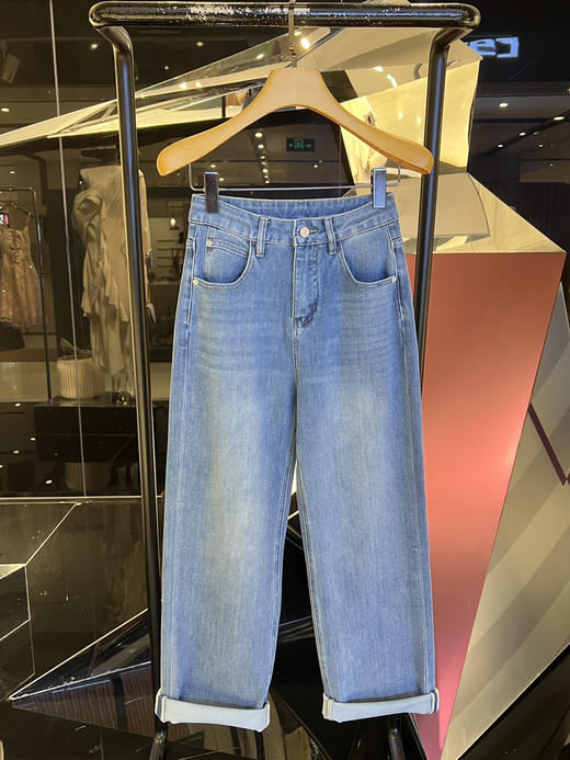 女士挽边牛仔裤 商品图0