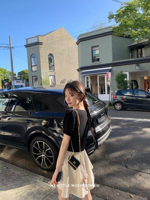 XS码 金蘑菇菇 雀跃 爱心小针织 /轻甜法式方领微宽松小短款针织上衣 商品图4