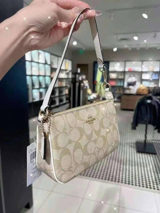 ¥799🇺🇸直邮！Coach Nolita19腋下包麻将包，经典老花logo！包小容量大 商品图1