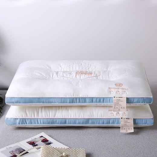 QY-新款定型羊绒蛋白枕芯护颈助眠枕头48×74cm成人家用 商品图1