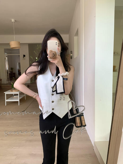 Read Nameless /高级纹路白马甲含羊毛+2024黑色开衩长腿喇叭裤 商品图5