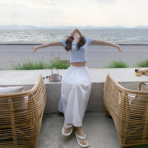 <曾小咸推荐> 【蓝果奶昔】蓝色领口蕾丝拼接上衣 商品图2