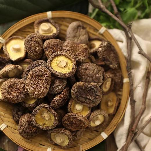 【当季农家天然香菇】干香菇干货肉厚，鲜嫩柔韧营养丰富，多种吃法散装家用小香菇蘑菇菌菇QQ 商品图0