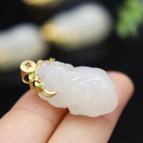 18k精品冰藕粉貔貅吊坠