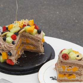 巧克力奶油水果蛋糕