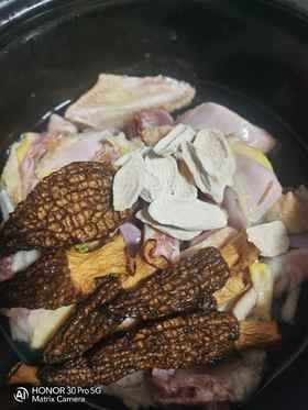 四神汤（有机生怀山、广白莲、野生云茯苓、无硫道地肇庆原粒芡实）