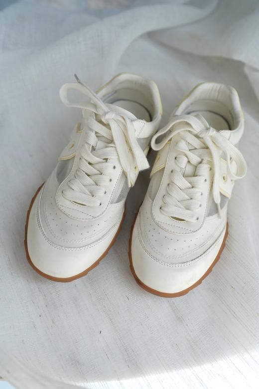 暴走运动不累脚！炒鸡柔软的夏季新款透气网面德训鞋！花粉好评不断的德训鞋！3.5cm跟高平稳好走！内里全羊皮360度包裹，JI致柔软舒服透气，Q弹脚感，防滑防震平稳好走！兼具时髦与舒适！ 商品图8