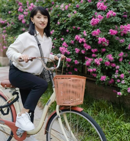 安启美奈百搭小白鞋，材质柔软亲肤，鞋垫提供回弹力，走路更轻便 商品图1