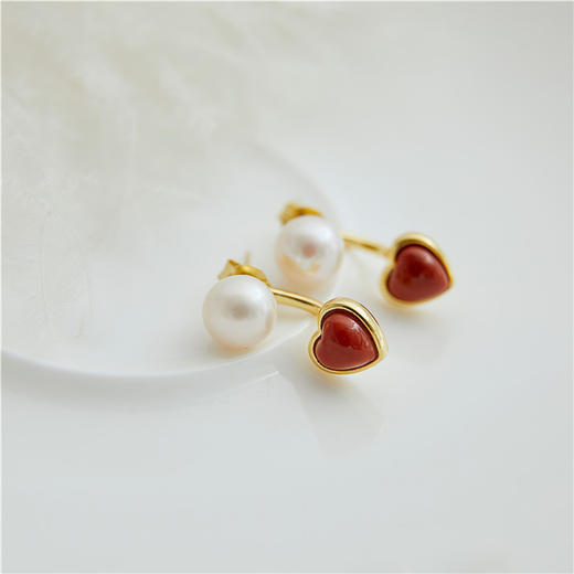 Pearl moments 珠玉系列 南红心形天然淡水珍珠耳环（两种佩戴方式），既可以完整佩戴，也可以只戴一对珍珠耳钉。 商品图1