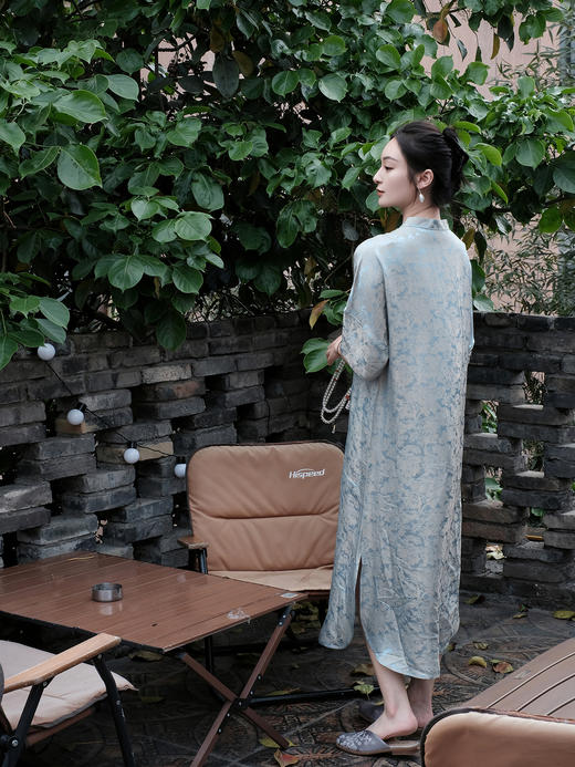 盛唐婧 |提花真丝缎斜襟连衣裙 商品图10