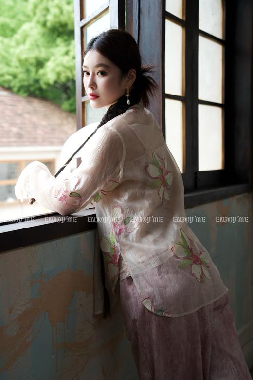 【门店同款】ENJOY夏季云敛-乔与花樽刺绣衬衫 157506237 商品图3