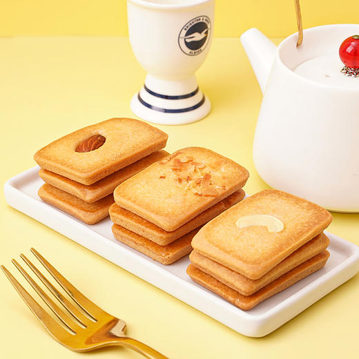 【快乐就是咔嚓咔嚓，坚果蛋糕干】腰果巴旦木芙脆休闲饼干，使用新鲜鸡蛋和饱满坚果，甜而不腻椰片薄脆饼零食干酪蛋糕QQ 商品图3