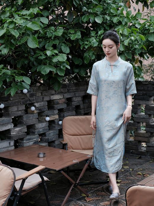 盛唐婧 |提花真丝缎斜襟连衣裙 商品图7