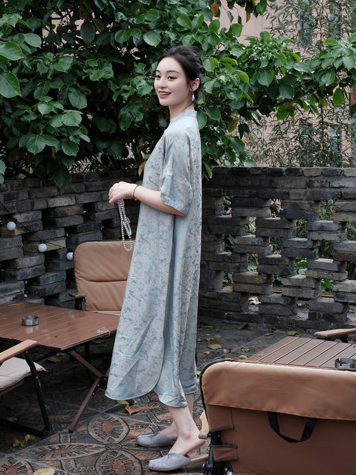 盛唐婧 |提花真丝缎斜襟连衣裙 商品图11